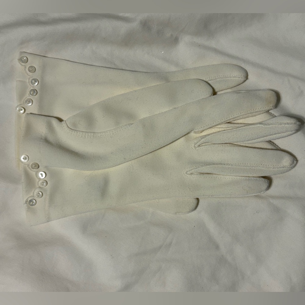 Perfect for Easter! Vintage Women's Gloves